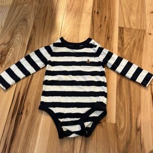 Baby gap onesie